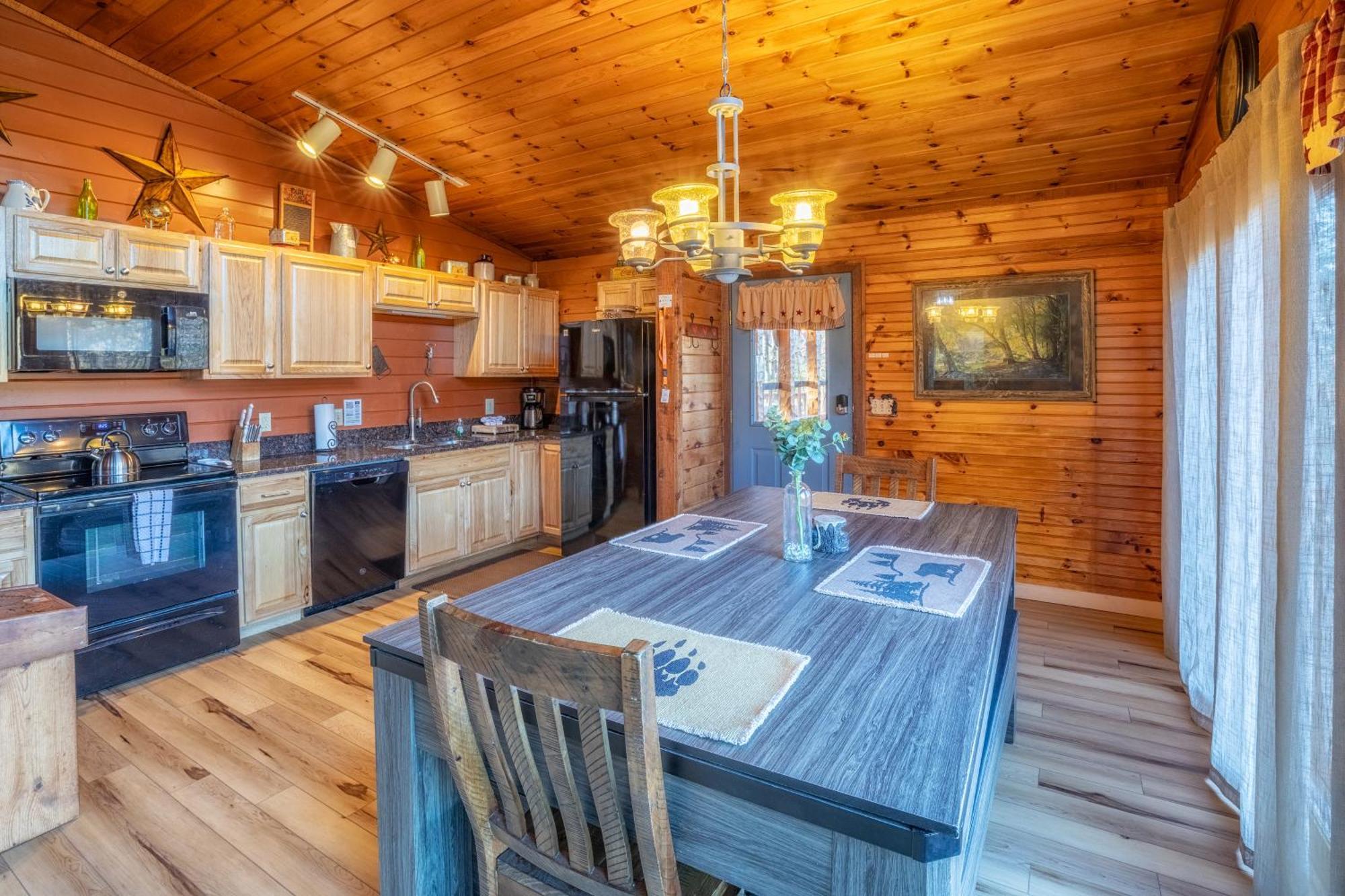 Real Log Cabin With Amazing Views, Hot Tub, Sauna, Games Gatlinburg Exterior photo