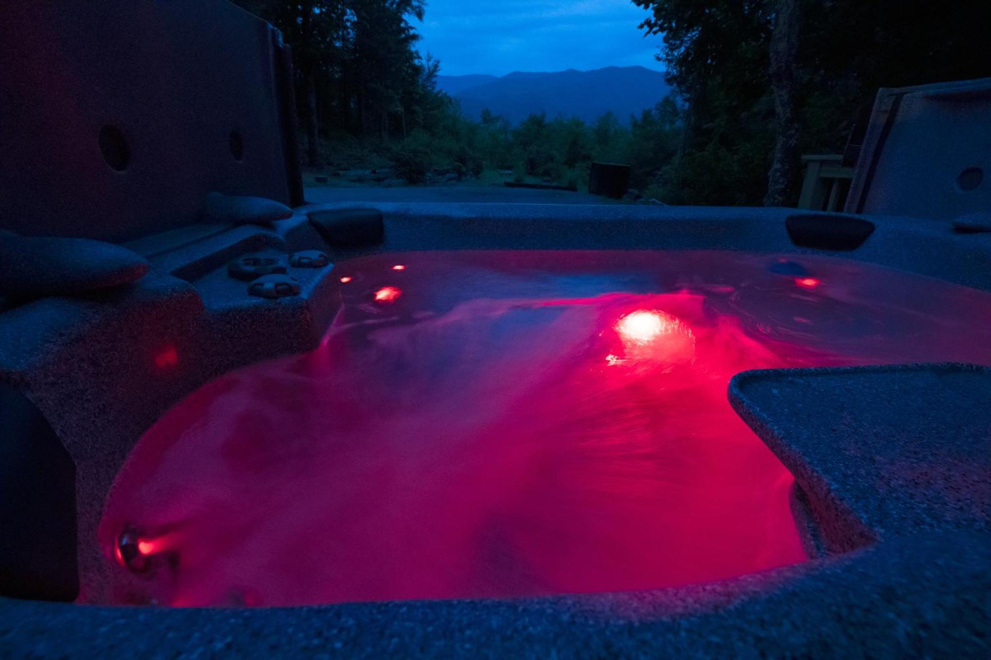 Real Log Cabin With Amazing Views, Hot Tub, Sauna, Games Gatlinburg Exterior photo