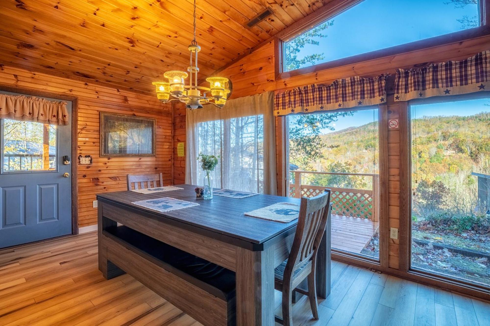 Real Log Cabin With Amazing Views, Hot Tub, Sauna, Games Gatlinburg Exterior photo