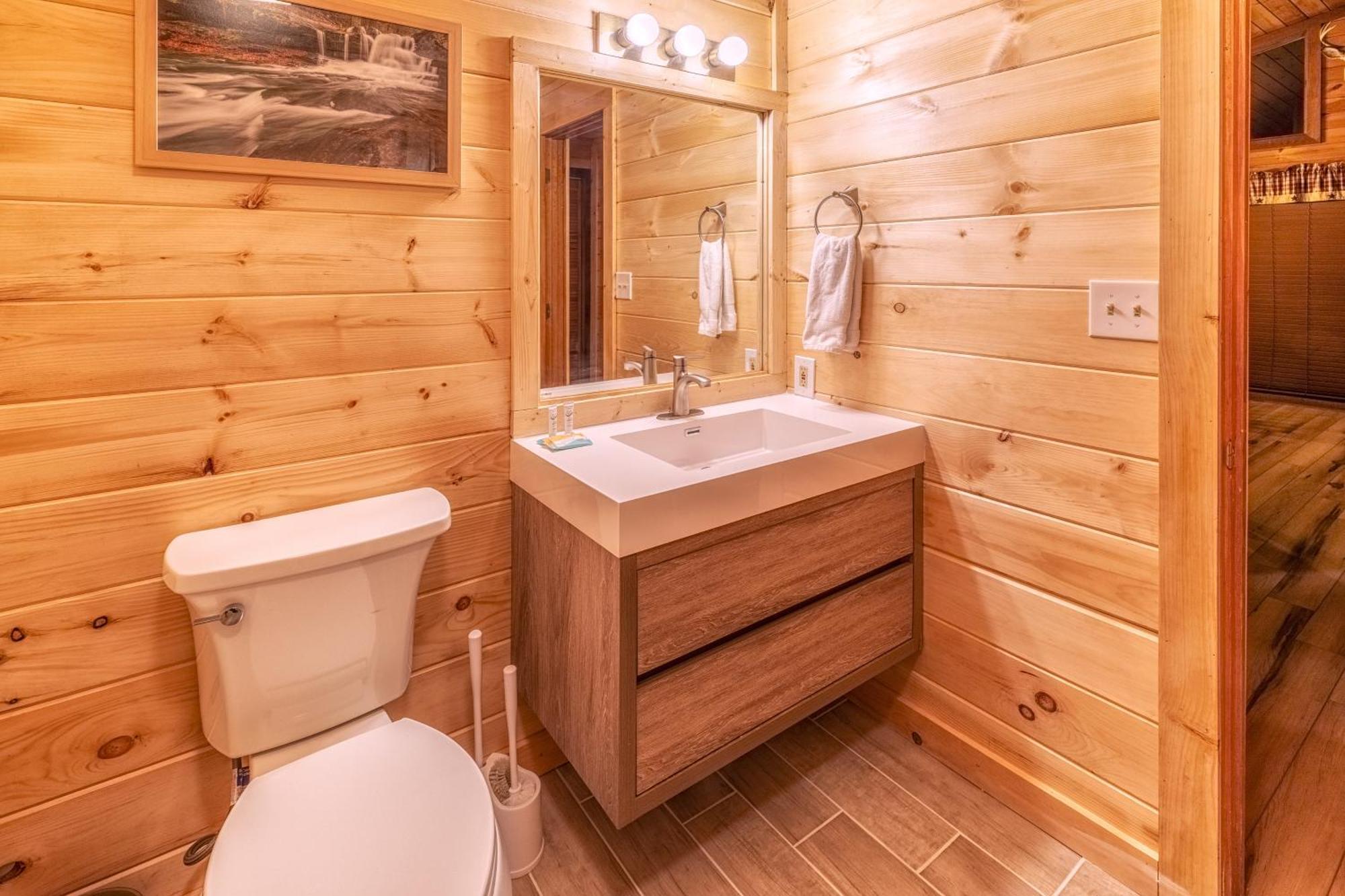 Real Log Cabin With Amazing Views, Hot Tub, Sauna, Games Gatlinburg Exterior photo