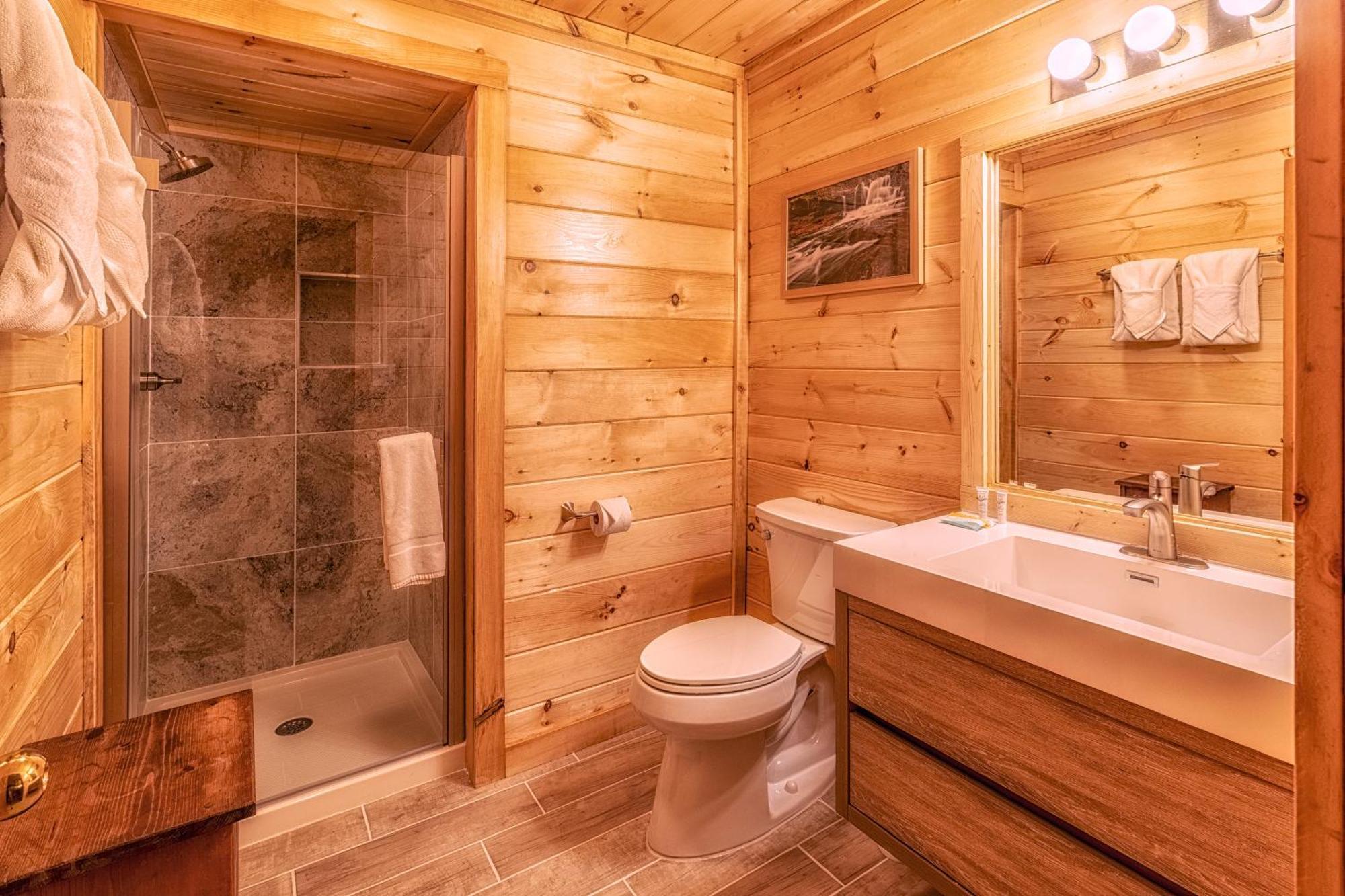 Real Log Cabin With Amazing Views, Hot Tub, Sauna, Games Gatlinburg Exterior photo