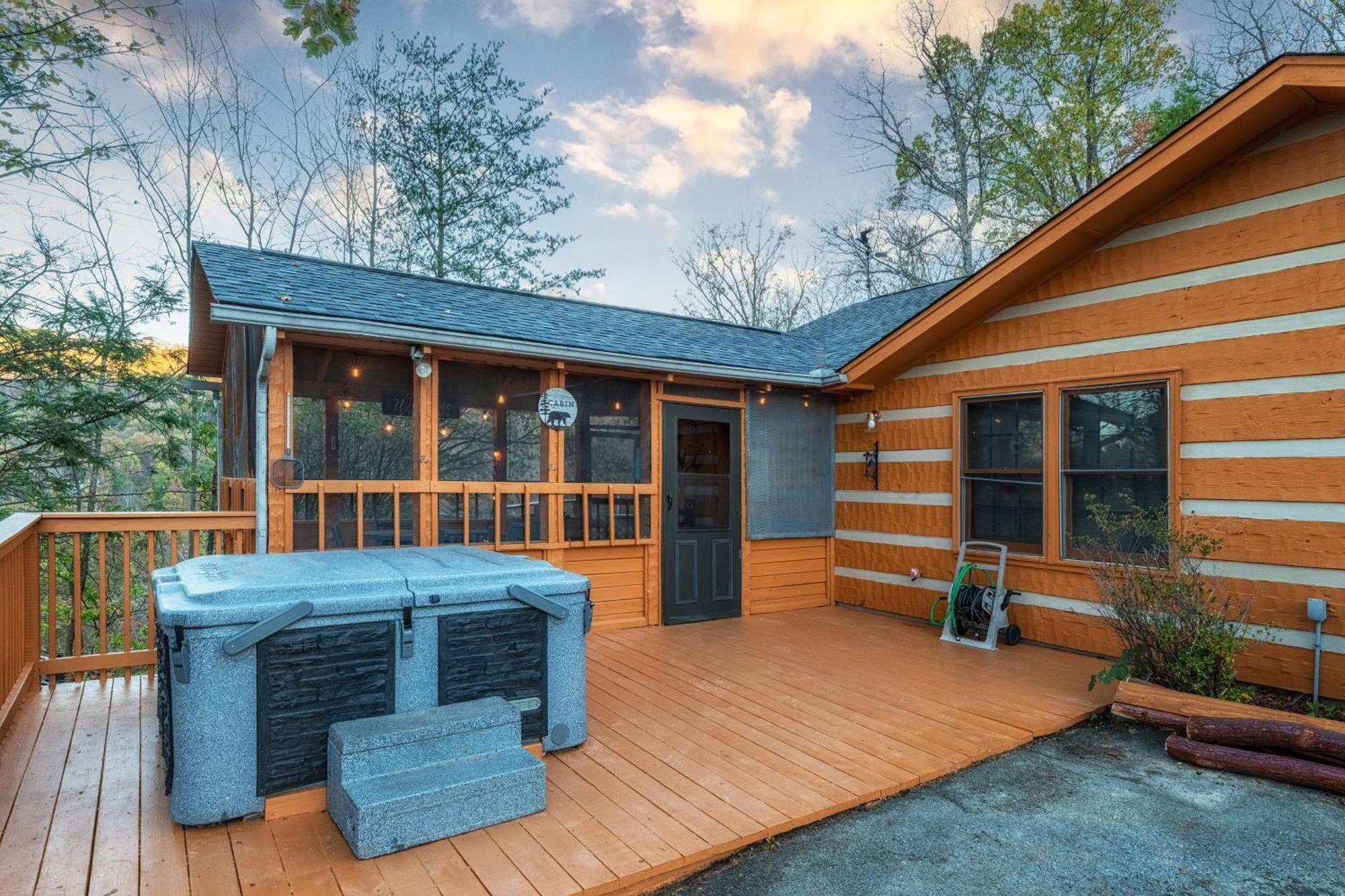 Real Log Cabin With Amazing Views, Hot Tub, Sauna, Games Gatlinburg Exterior photo