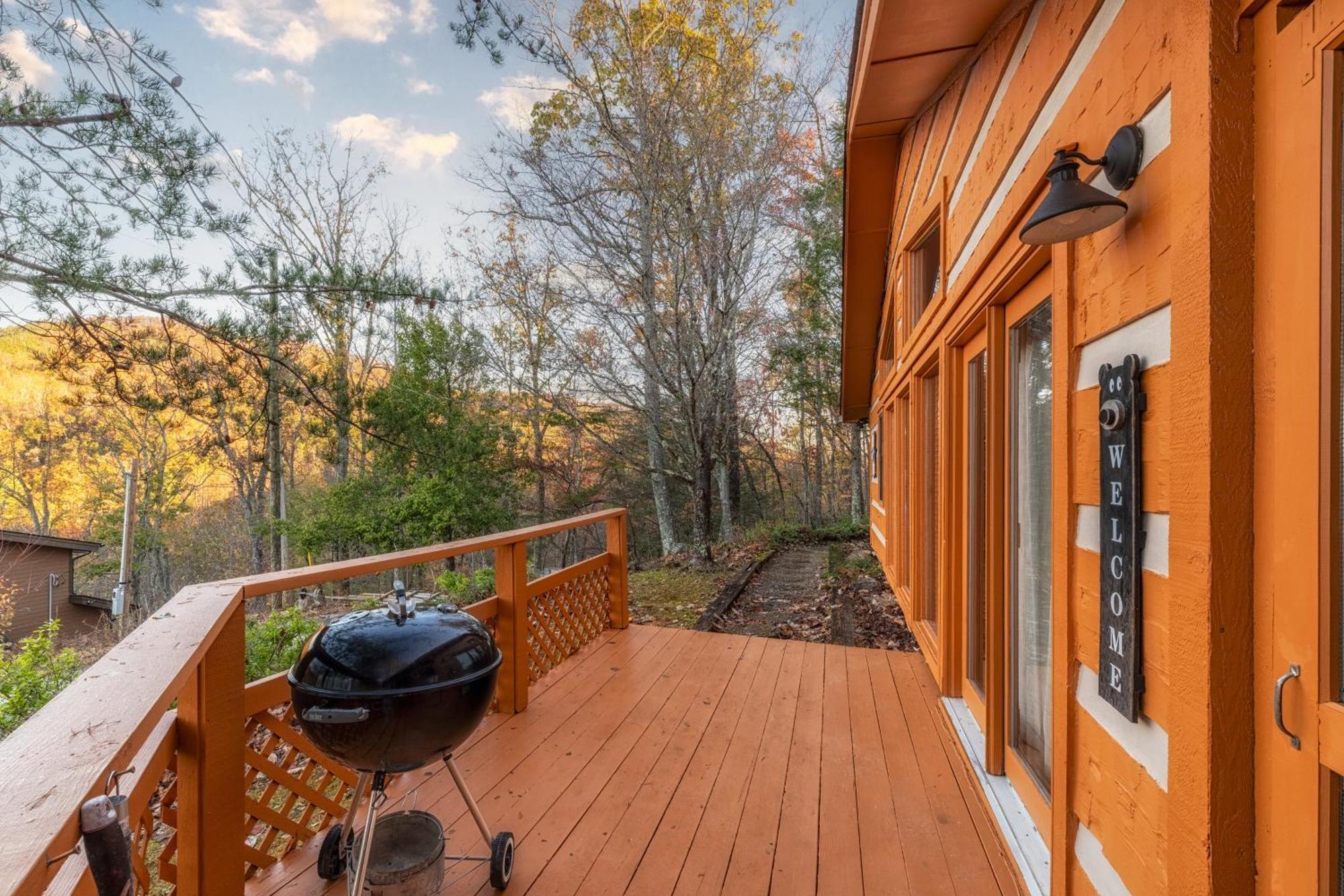 Real Log Cabin With Amazing Views, Hot Tub, Sauna, Games Gatlinburg Exterior photo
